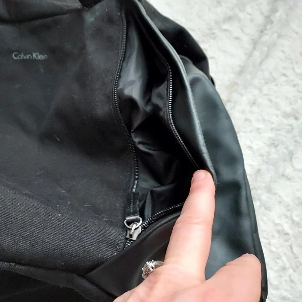 Calvin Klein large lightweight black duffle Carry On travel tote bag